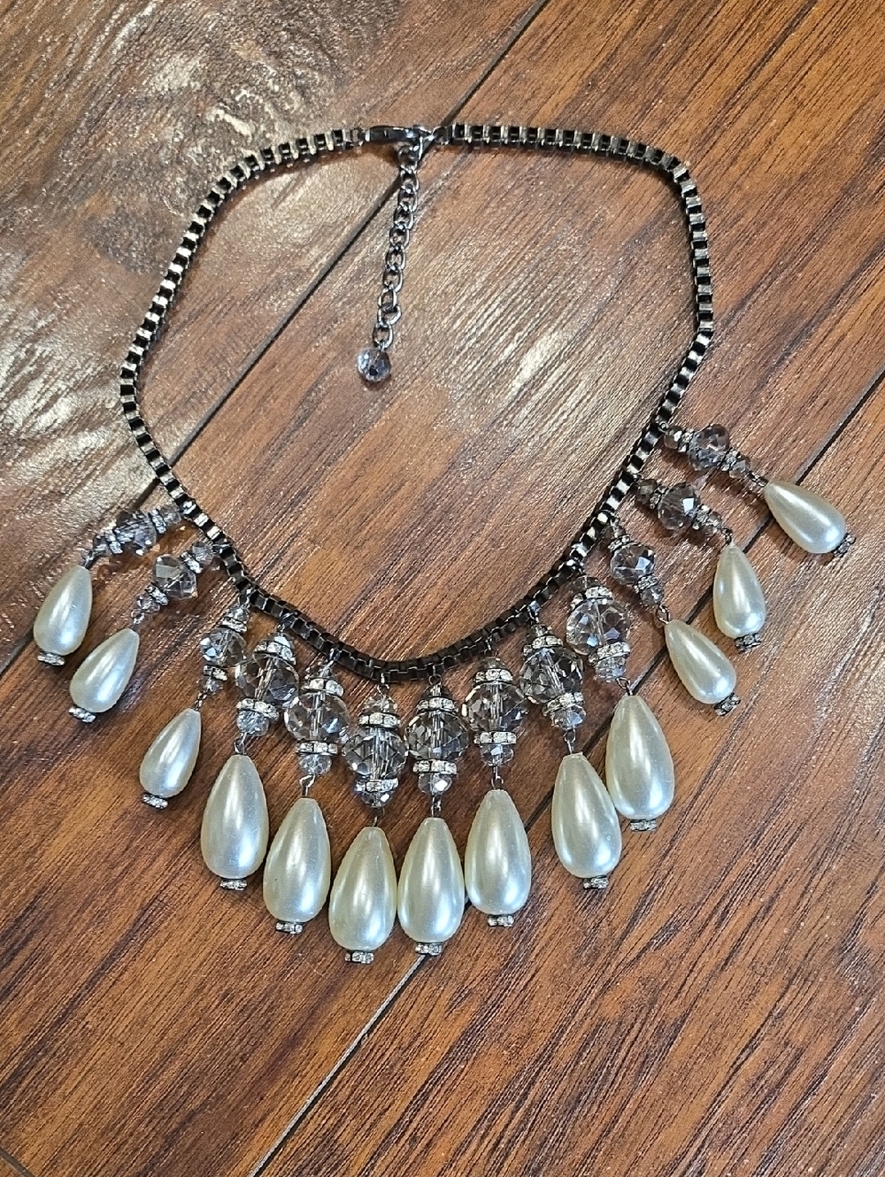 Elegant Pearl Teardrop Statement Necklace with crystals and rhinestonea